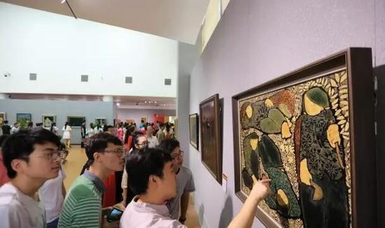 南昌舉辦歷屆全國(guó)美展江西優(yōu)秀漆畫展(圖3)